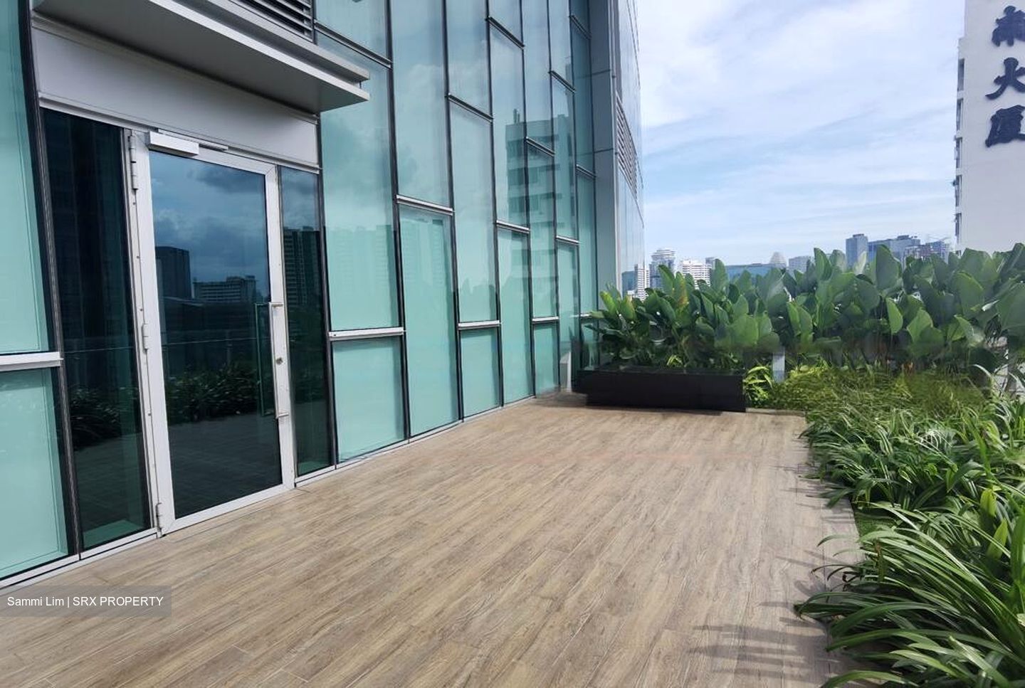 Arc 380 (D8), Office #460765011